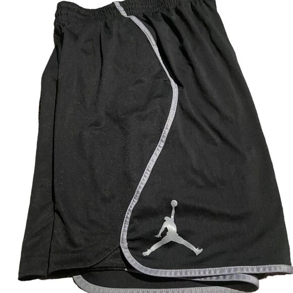 Jordan 9 inch inseam front pockets Athletic shorts perfect condition size large - Picture 1 of 2